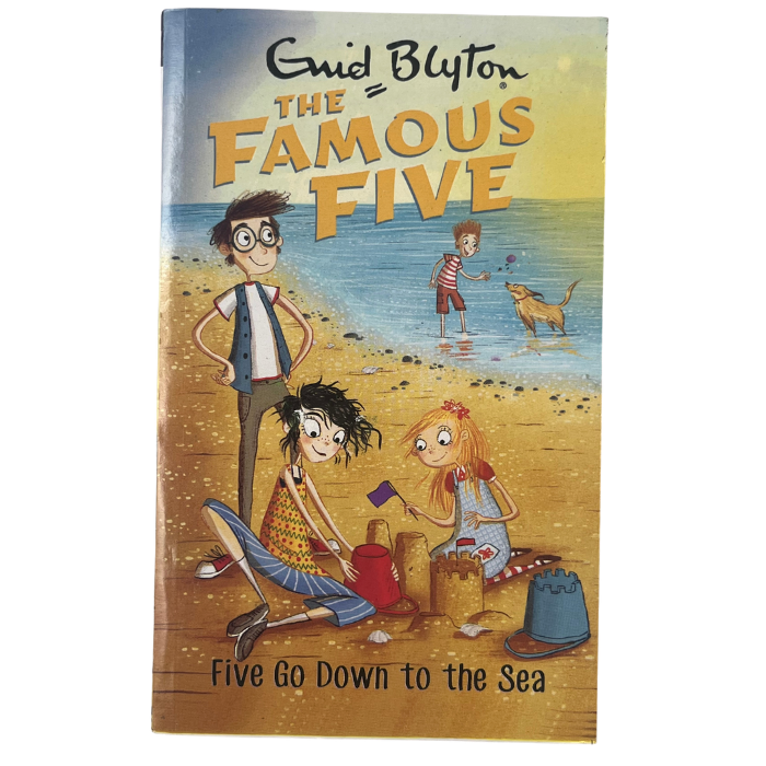Five Go Down To The Sea (Famous Five : 12)