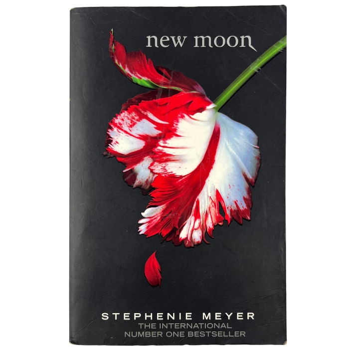 New Moon (The Twilight Saga  Book 2)