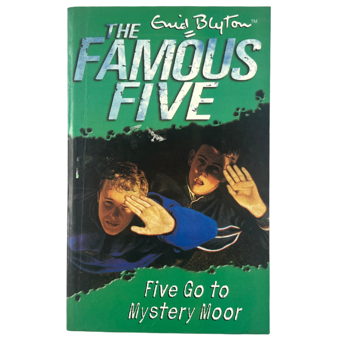  Five Go To Mystery Moor (Famous Five : 13)